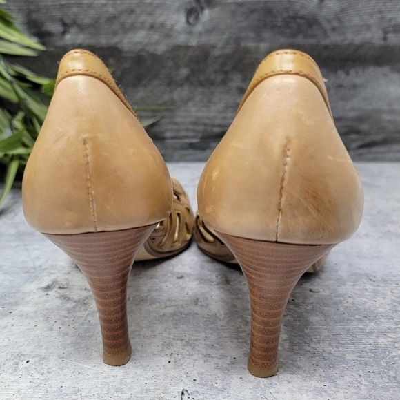 Adrienne Vittadini | Grandy Tan Leather Cutout Peep Toe 3" Heels Size 7 - Picture 8 of 12